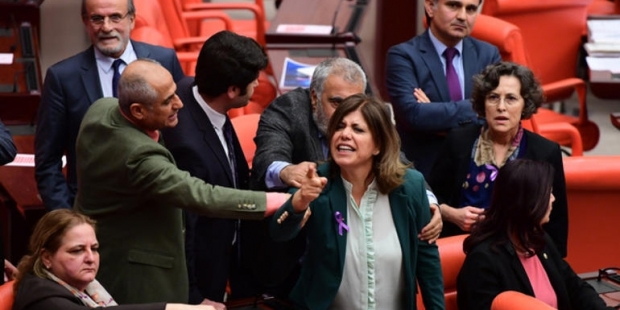 AKP’li Vekiller’den HDP’lilere saldırı: HDP’li Doğan ve Toğrul yaralandı