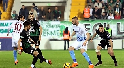 Trabzonspor, deplasmanda Akhisarspor’u 3-1 mağlup etti.