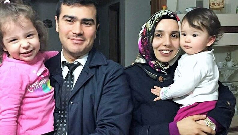 Sibel ve Harun öğretmen gözaltına alındı, çocukları kimsesiz kaldı