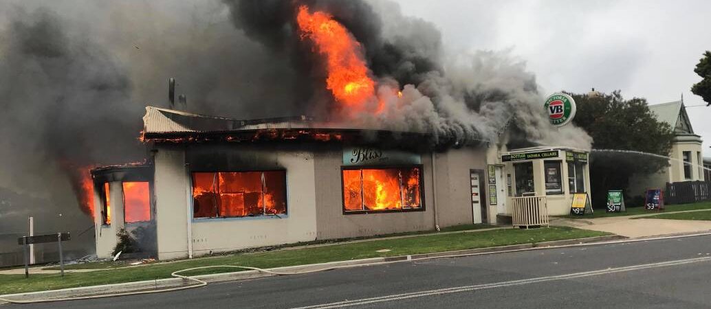 Müslüman gönüllülerden, Tathra’daki yangınzedelere kebap ikram ziyafeti