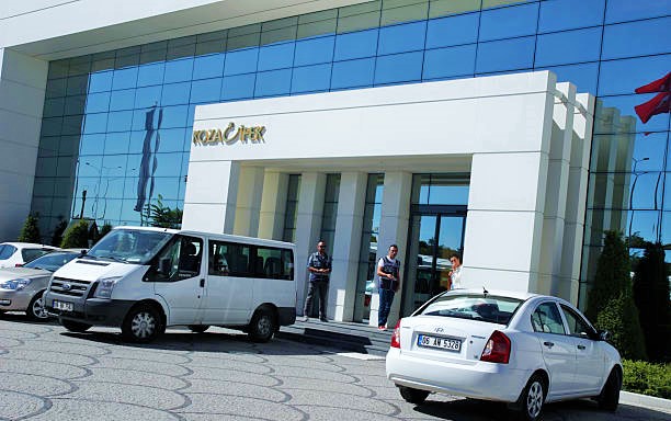 Gasp edilen şirketlerin araçları ucuza satıldı, yağma mala talep patlaması oldu