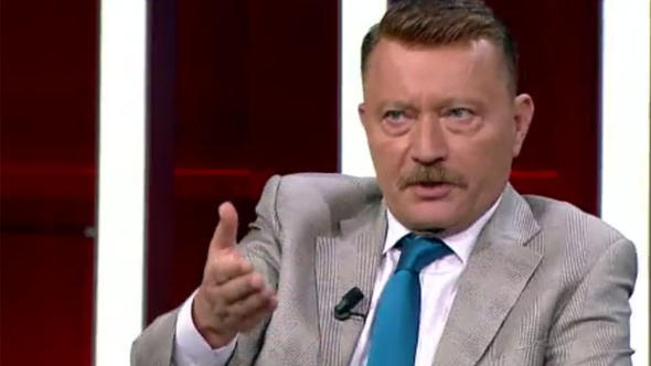 PERİNÇEK’İN YARDIMCISI: SİYASİLER YAKINDA ELLERİNDEN KELEPÇELENECEK