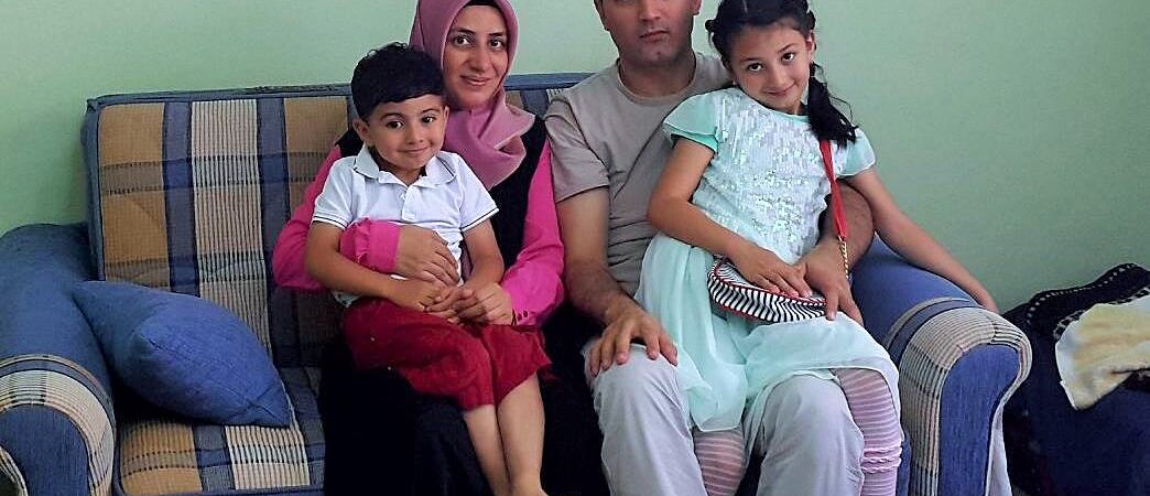 Amberin Zaman Horzum ailesinin dramını yazdı: Çocuklarının psikolojisi bozulmuş, oğlu babasını askerde biliyor