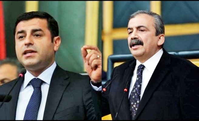 Türk Adaleti’nin geldiği nokta: Demirtaş ve Önder’in yargılandığı davada mahkeme heyeti salonu terk etti