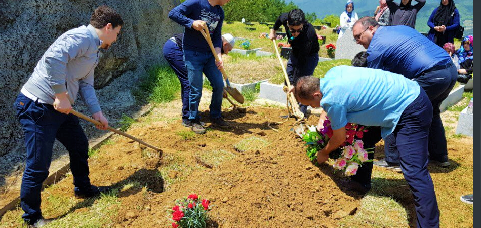 Malik Gencer vefat etti: Bir eğitimci daha cebr-i hicrette vefat etti ve gurbet toprağında defnedildi