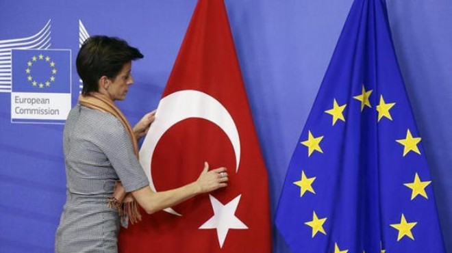 Demokrasi geriledi, AB Türkiye’ye para yardımını kıstı