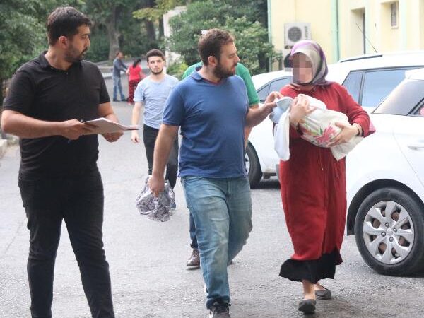 AKP rejimi zulme devam ediyor: Ramazan’da bir anneyi kucağında bebeği ile göz aldı