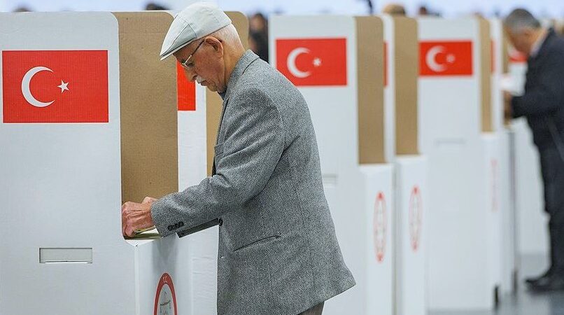 Kayıtlı seçmen 18 bin 500’e yükseldi: Avustralya’da ilk oy verme işlemi başladı