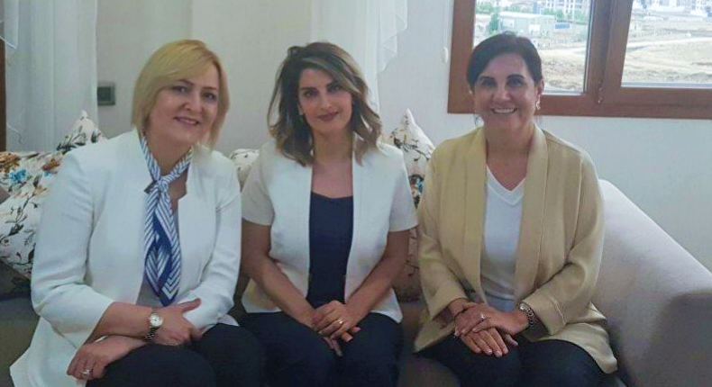 Ülkü İnce, Selahittin Demirtaş’ın eşi Başak Demirtaş’ı evinde ziyaret etti