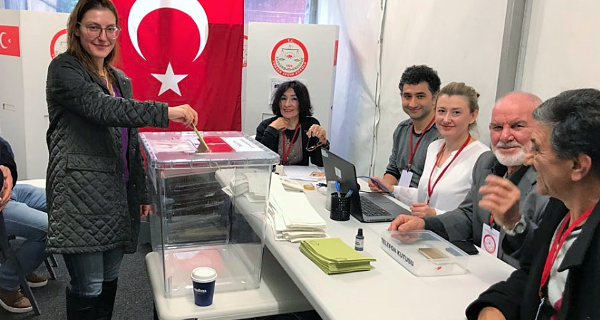 Avustralya’daki vatandaşlar seçimini yaptı: Oy pusulaları kurye ile Türkiye’ye gönderildi