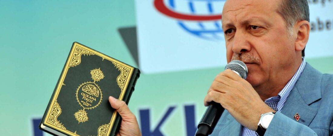 İnce: Derdin Kuran-ı Kerim ve ayet olsaydı ‘bakara-makara’ diyeni tutup atardın