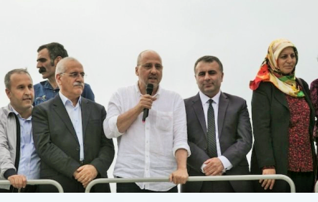 Gazeteci Ahmet Şık: Bir yanında Bahçeli, bir yanında Çiller, hiç utanmadan “çözüm sürecini HDP bitirdi” diyor