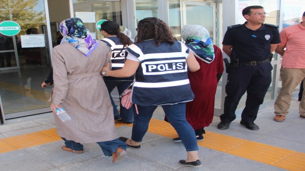 AKP’nin adalet anlayışı: Gözaltında bebeğini kaybetti, işinden oldu, 2 yıl sonra beraat etti