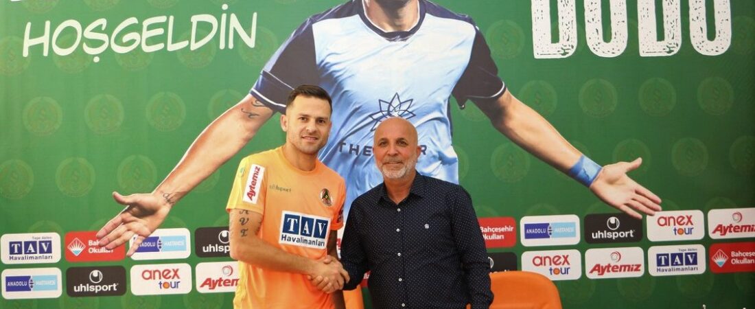 Sydney’de forma giyen Bobo, Aytemiz Alanyaspor ile 2 yıllık sözleşme imzaladı