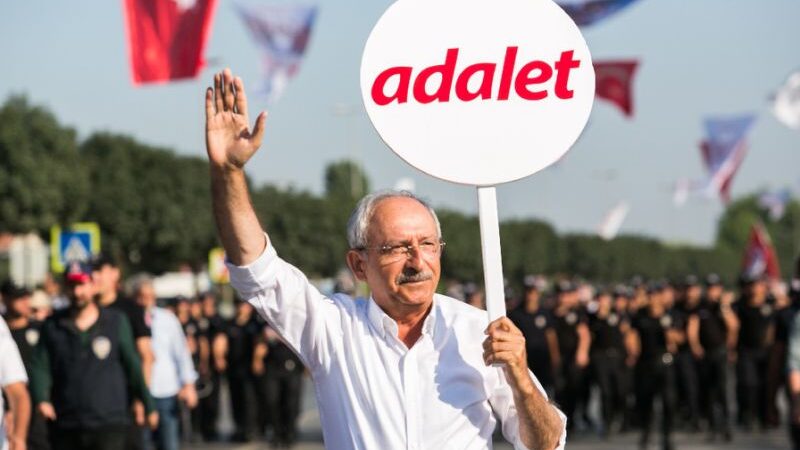Erdoğan, karikatür paylaşan 72 CHP’li milletvekili hakkında suç duyurusunda bulundu