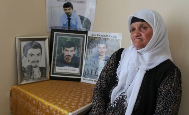 Suruç katliamında öldürülen Aksu’nun annesi: Oğlumun eşyalarını versinler, onları koklayıp teselli olayım
