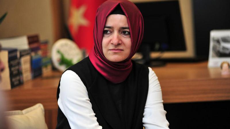 Abla gitti bacı geldi saltanatı: Aile eski Bakan’ı ve kardeşleri ‘Ailece’ devleti yönetiyor