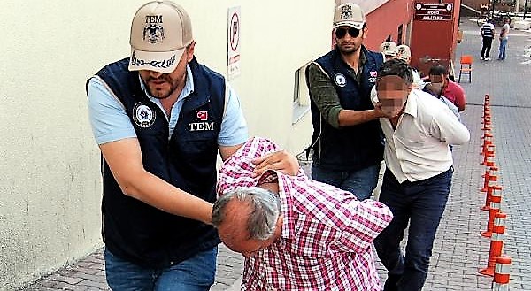 HDP vekil adayına adliyeye götürülürken de ters kelepçe takıldı