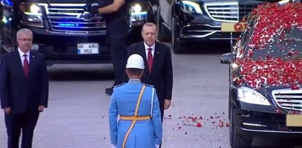 İSRAF TAM GAZ: 7 AYDA ARAÇ KİRALAMAYA 299, TEMSİL VE ÇİÇEĞE 84.5 MİLYON HARCANDI