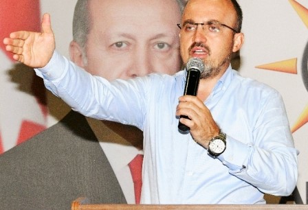 AKP’li Turan: Doları artırarak bunlar o papazı değil, asıl Erdoğan’ı istiyorlar