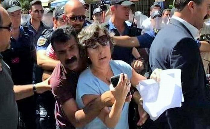 İran idamı protestosunda polis, HDP’li Kerestecioğlu’nu tartakladı