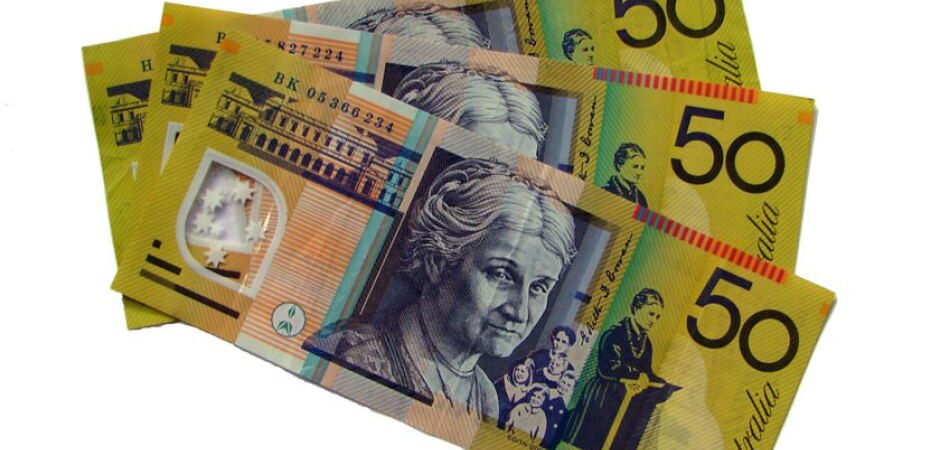Sahte Avustralya doları bozdurmak isterken yakayı ele verdi