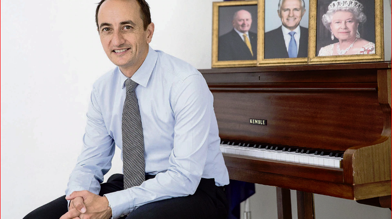 Turnbull’un yerine eski büyükelçi Milletvekili adayı oldu