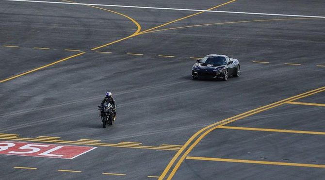3.Havalimanı muhalefet M.Vekillerine yasakken, AKP’li Sofuoğlu pistte motor sürdü
