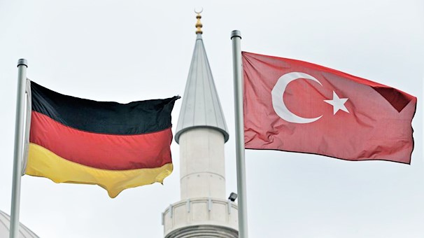 İçişleri Bakanı uyardı: DİTİB imamları, vatandaşlar hakkında bilgi toplayarak, Türkiye’ye ihbar ediyor