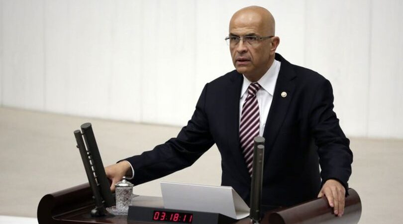 CEZAEVİNDEN, MECLİS KÜRSÜSÜNE: ENİS BERBEROĞLU 3 AY SONRA YEMİN ETTİ
