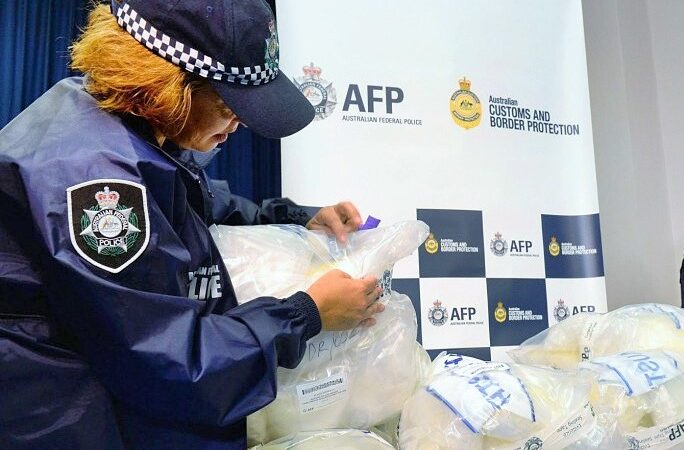 Polis beyaz zehir tacirlerine göz açtırmıyor: Sydney’de, valizinden 4 kilo uyuşturucu çıkan yolcu tutuklandı