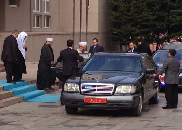 Bilim, Sanayi ve Teknoloji Bakanlığı bütçesi yarı yarıya kırpıldı, Diyanet’e ek 5 milyar bütçe verildi!