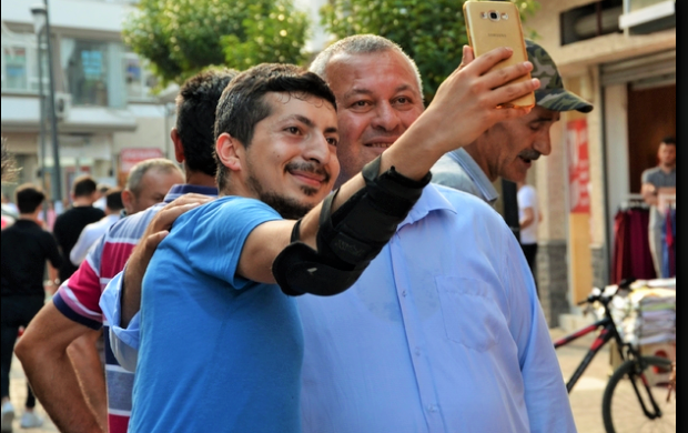 MHP’li vekilden Brunson tepkisi: Çok bozuğum, iPhone’umu geri verin