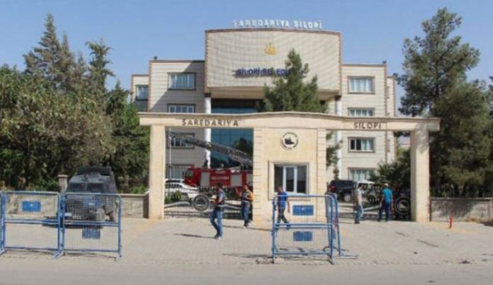 Kayyım, belediye arsalarını AKP’lilere yok pahasına sattı
