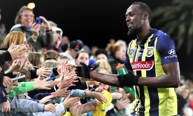 Usain Bolt’un, profesyonel futbolcu olma hayali, Avustralya’da da olmadı.