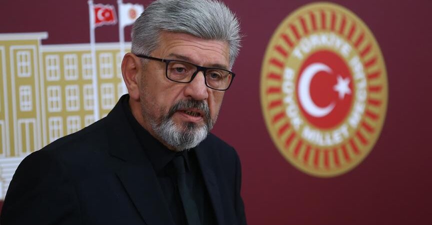Cihangir İslam’dan yeni açıklama: Ya Hakikat’ten yana olacaksınız, ya da bunların yalanlarından yana