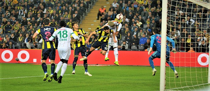 Fenerbahçe, sahasında Aytemiz Alanyaspor’u 2-0 yendi.