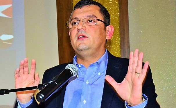 CHP’li Özel: Hulusi Akar’a: Duruşma salonuna gelecek cesaretin var mı?