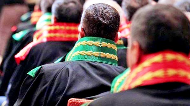 HSK ihraç etti, yerel mahkeme iki hakimi tutuklandı