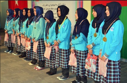 Gasp için kurulan Maarif Vakfı Afgan-Türk lisesindeki madalya ve sertifikaları yaktı