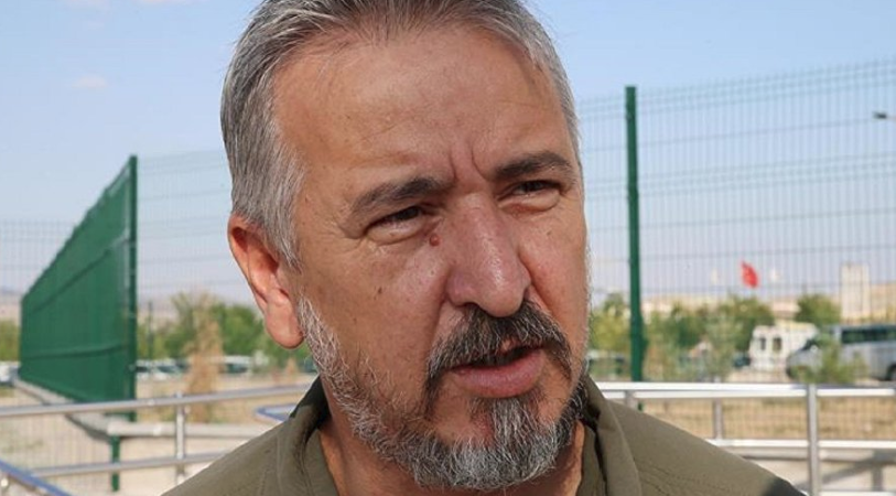 Küfürlü ‘promter’ metinlerinin küfürbaz yazarı AKP’li Aydın Ünal ‘kaçtı’