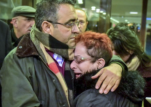 Erdem için tekrar yakalama kararı: Annesi karar karşısında gözyaşlarına boğuldu