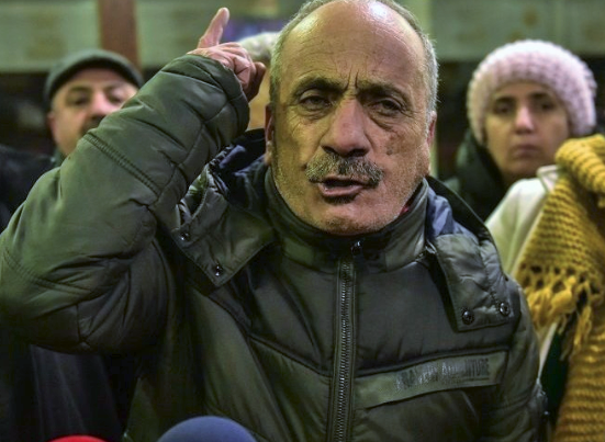 ‘Diz çöktüremeyeceksin’ diyen Eren Erdem’in babası işten atıldı