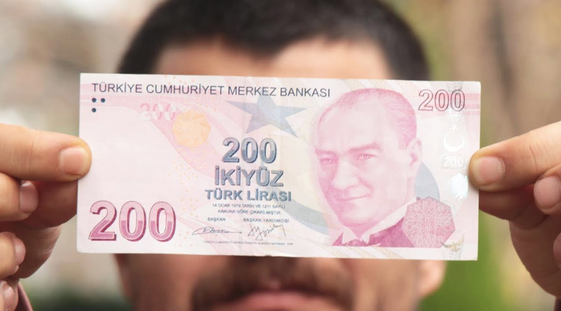 AKP, kötü ekonomik gidişe rağmen kamudaki israfı sürdürüyor