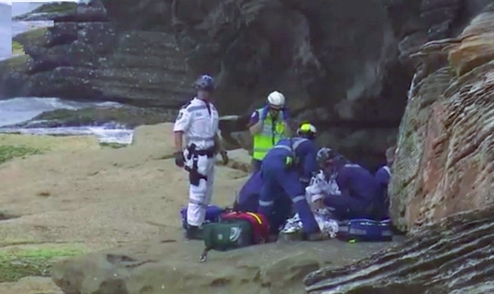Sydney’de nefes kesen bir operasyonla uçurumdan düşen kız kurtarıldı