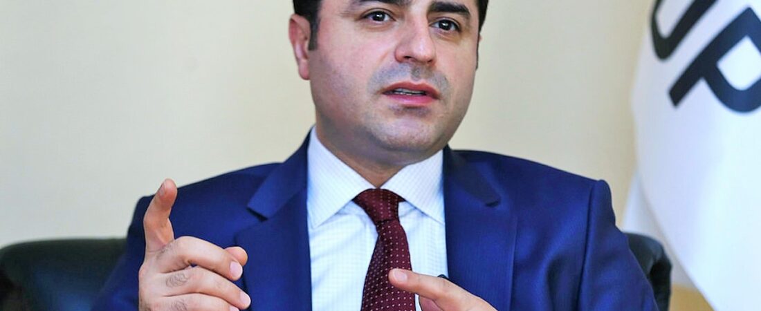 Oyunuzu stratejik amaç için kullanın diyen Demirtaş: AKP’nin kaderini HDP’liler şekillendirecek