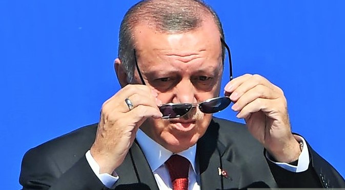 ABD’li yazar Rubin, Erdoğan için: Ofisinde mi ölecek, sürgün mü edilecek, tutuklanacak mı, idam mı edilecek?