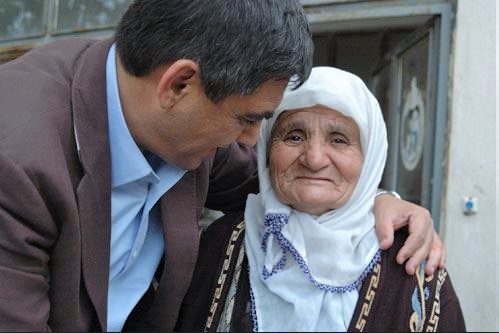 AKP Genel Başkanı’na: Annesinden ‘hayır dua’ istediğin bir kadının oğlunu, sırf sana biat etmedi diye terörist ilan etmek