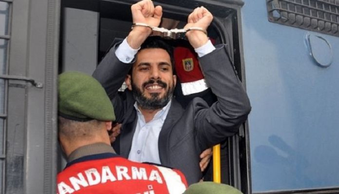 Turkish court rules to keep journalist Baransu in prison