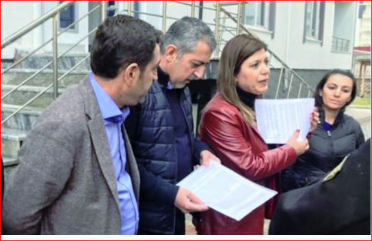 Boş evlere perde asıldı: HDP’li vekil 232 seçmen kaydedilen boş daireleri gösterdi